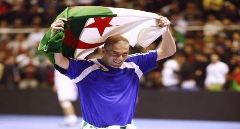 ليكيب: زيدان يرفض عرض الجزائر.. ومنتخب فرنسا هدفه المنتظر